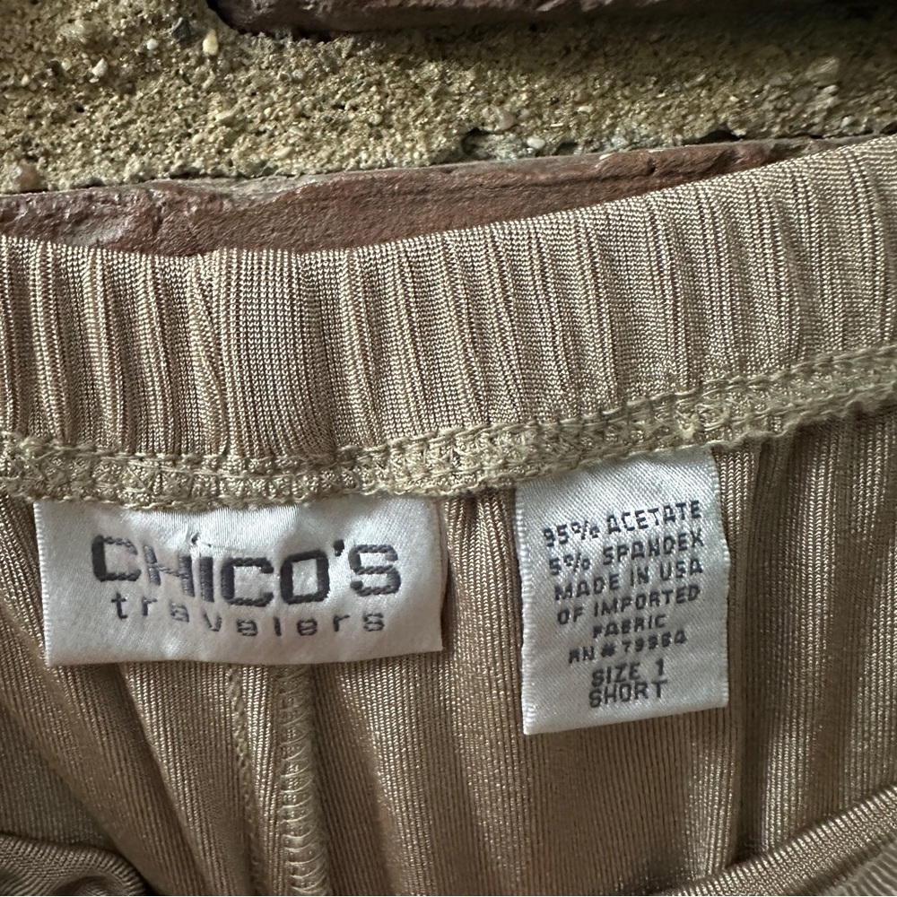 Chicos Travelers beige pull on waist high waisted pants sz 1 short / 27” inseam - Picture 4 of 4